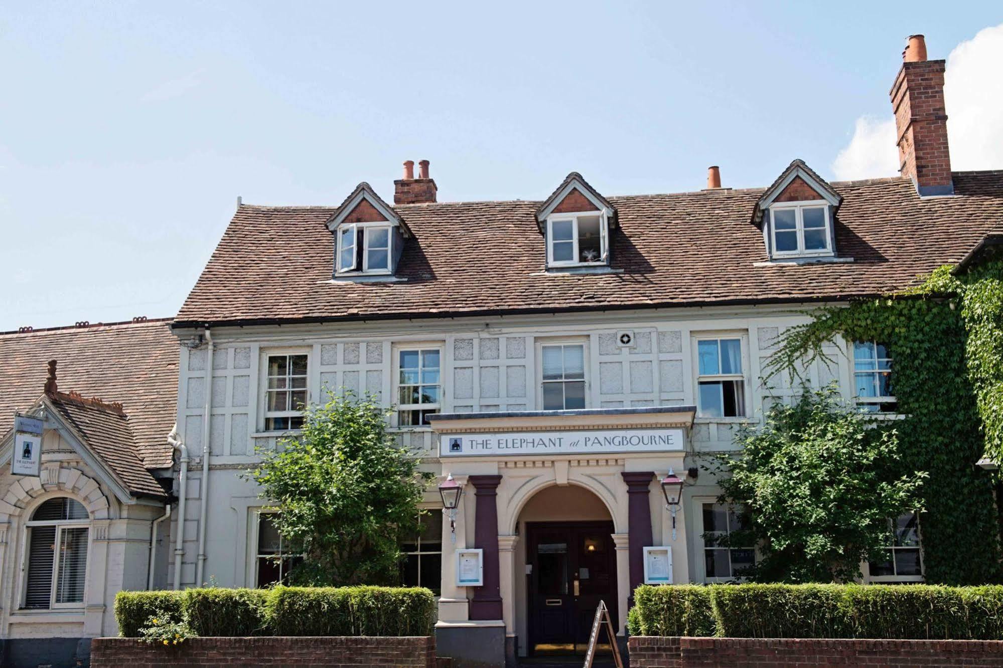 Elephant Hotel Pangbourne Eksteriør billede