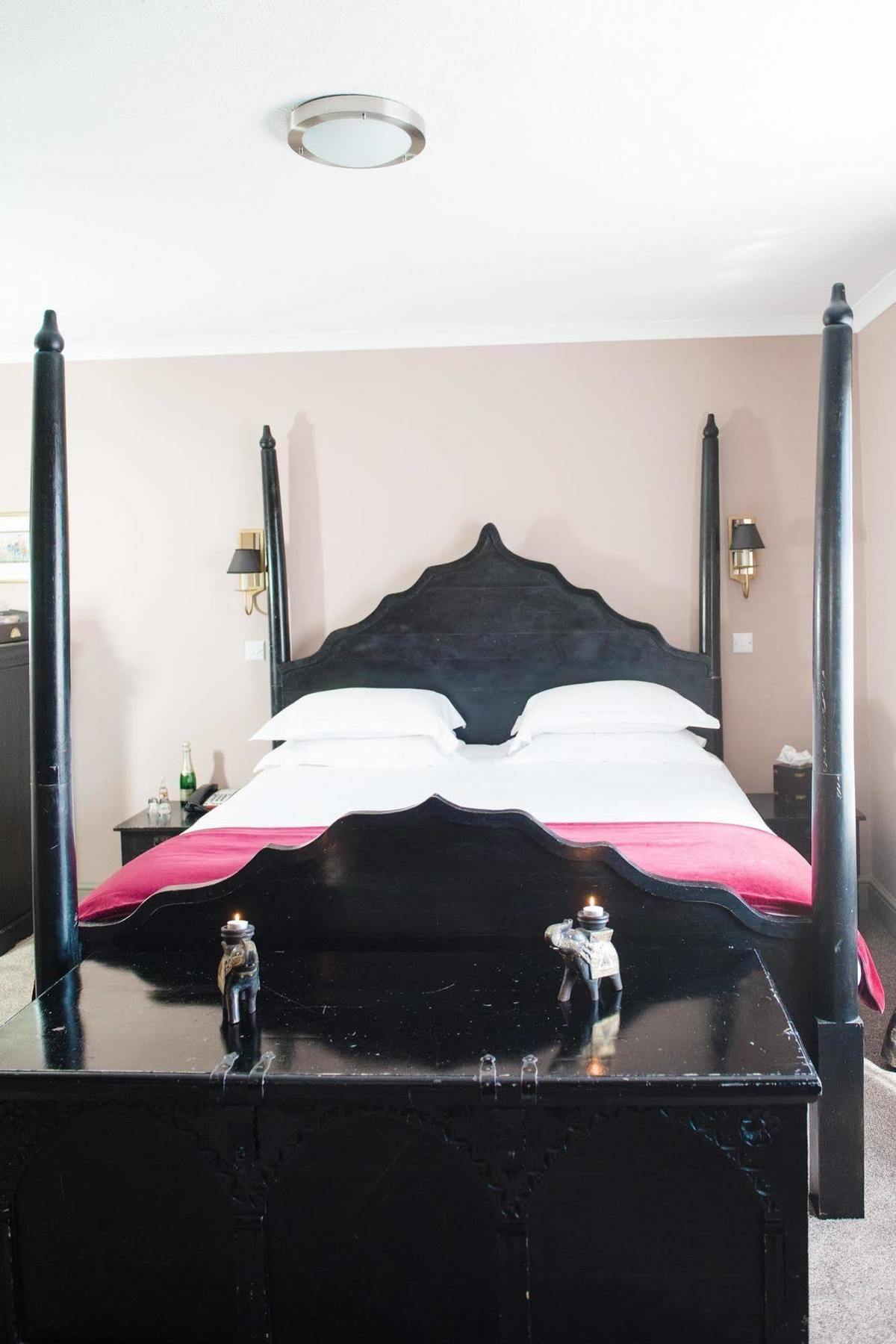 Elephant Hotel Pangbourne Eksteriør billede